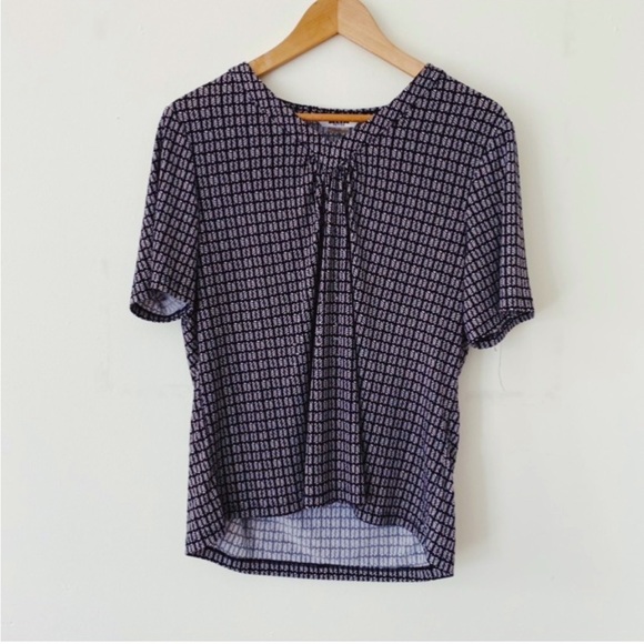 4/$30 Alia Small-medium Black/white Vneck Casual Blouse - Picture 1 of 3